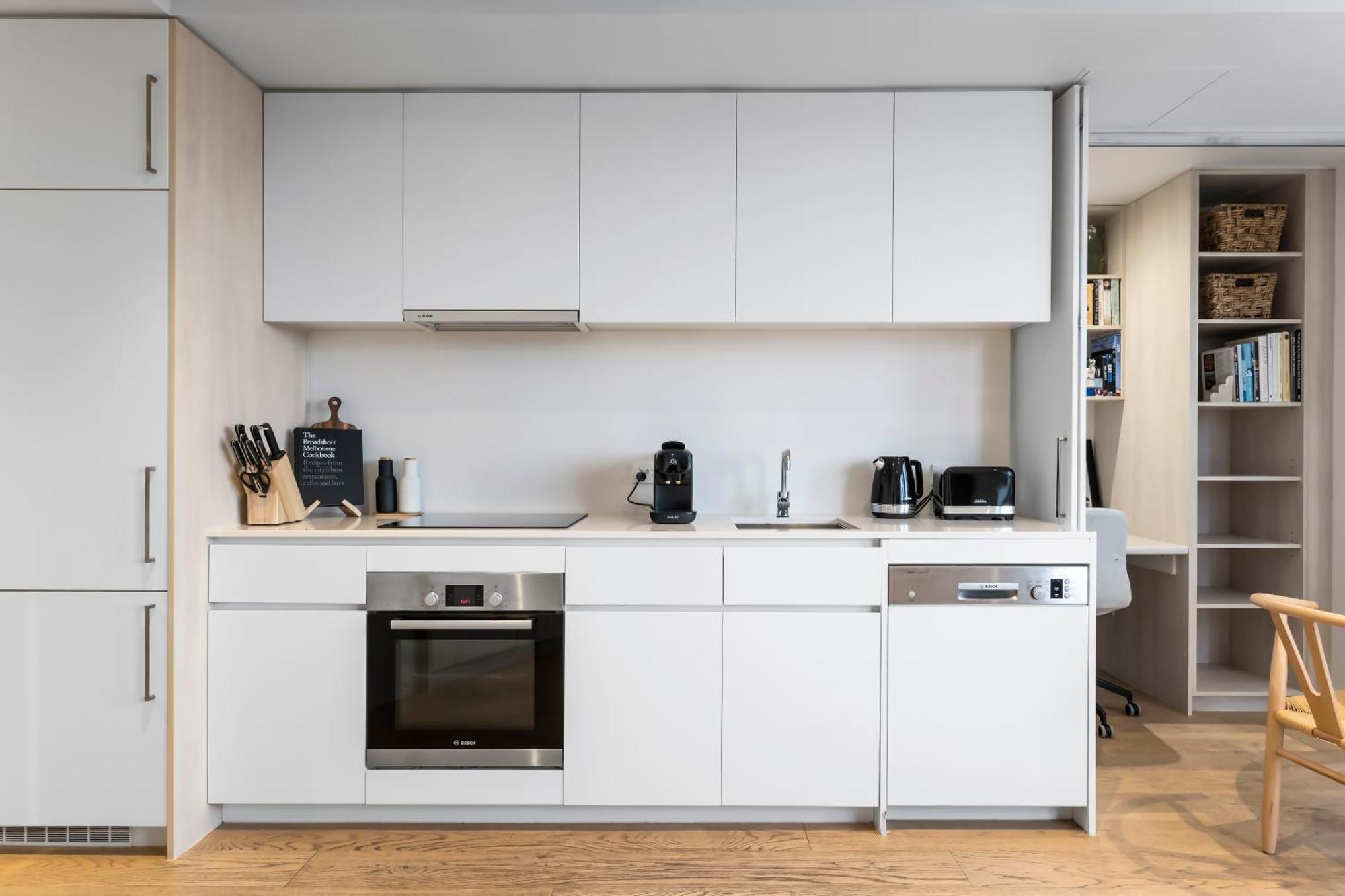 Stylish And Modern With Large Balcony, Wifi And Parking * Melbourne