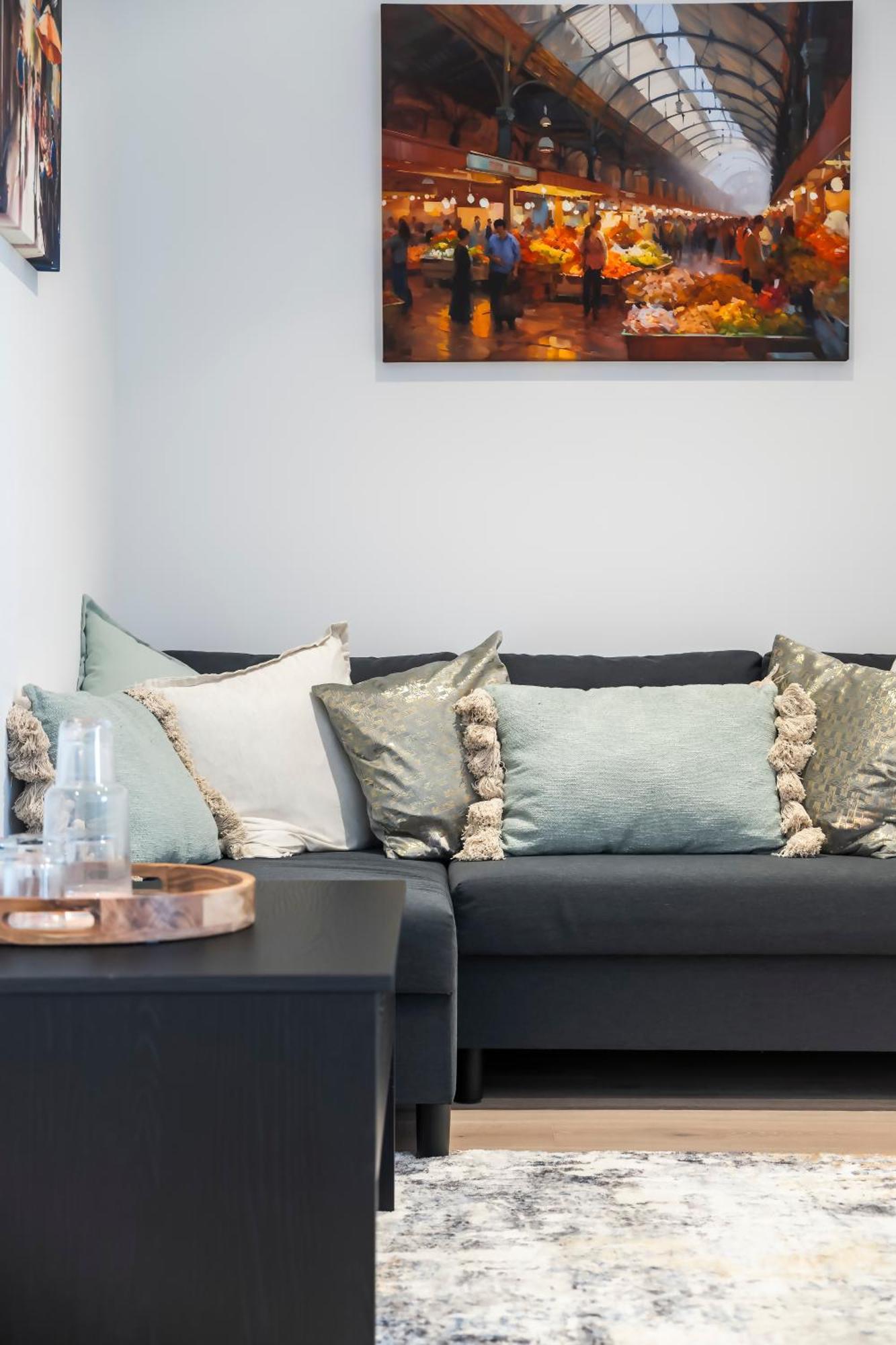 Apartment Cbd Location With Stunning And Bay Views *