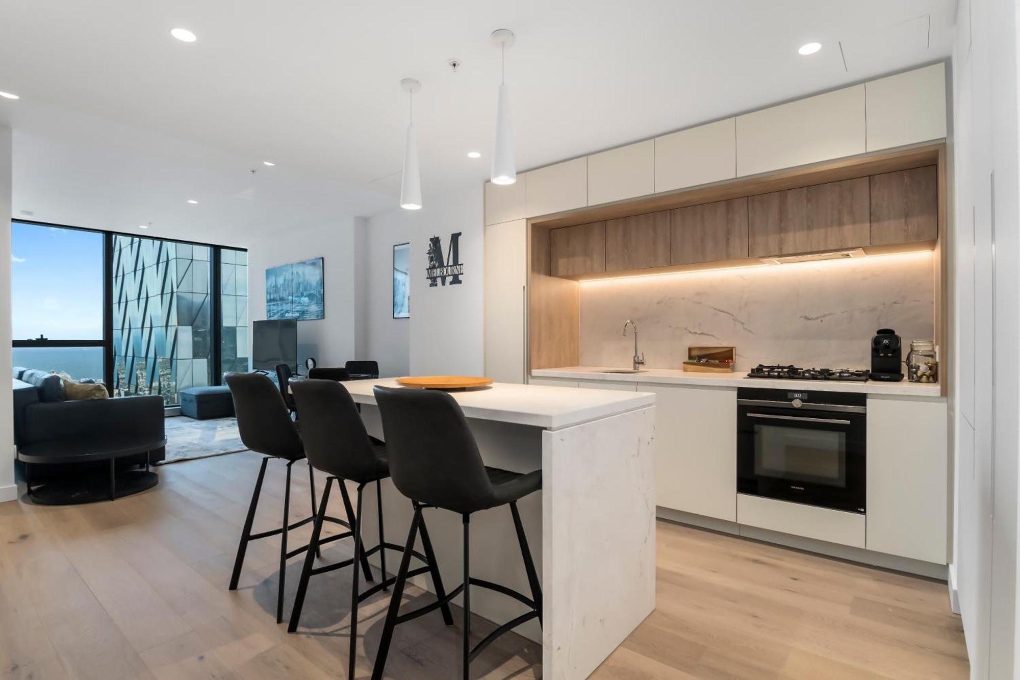 Cbd Location With Stunning And Bay Views