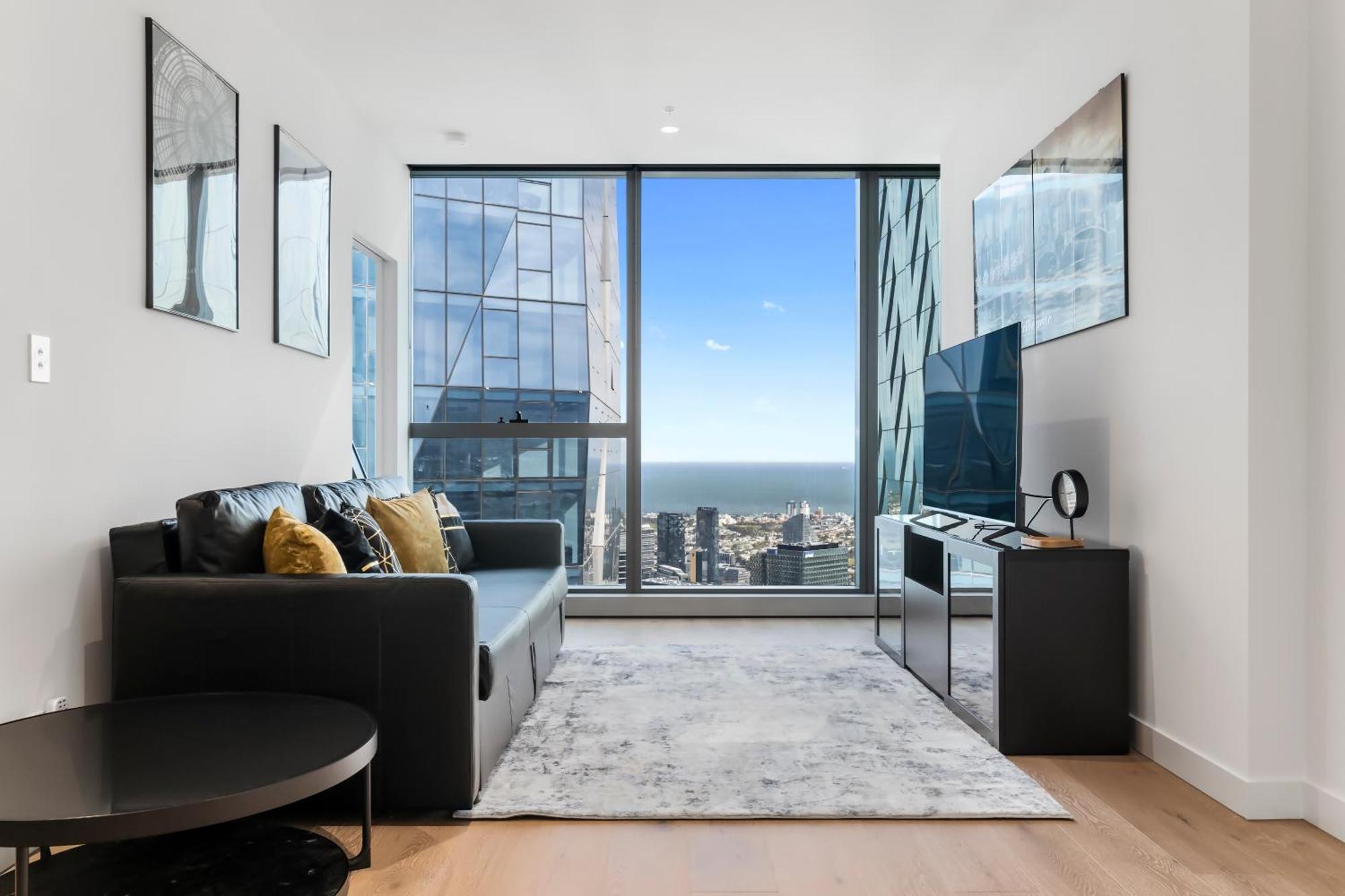 Cbd Location With Stunning And Bay Views Apartment