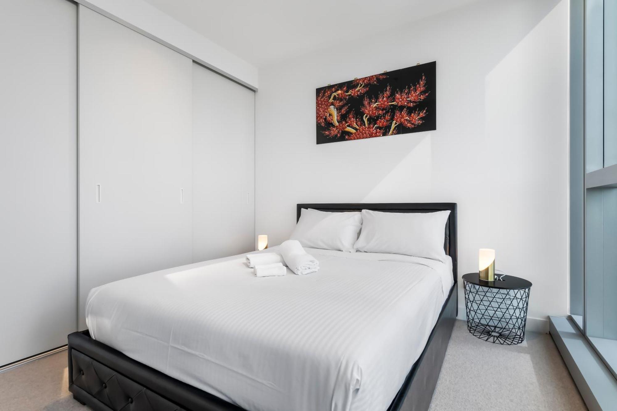 Cbd Location With Stunning And Bay Views Melbourne
