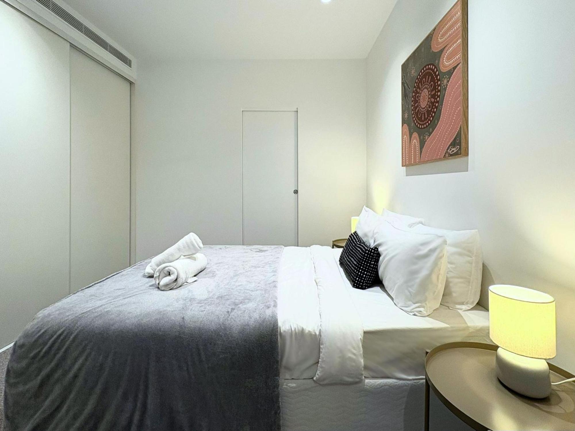 Mega Style West Side Place Apartment