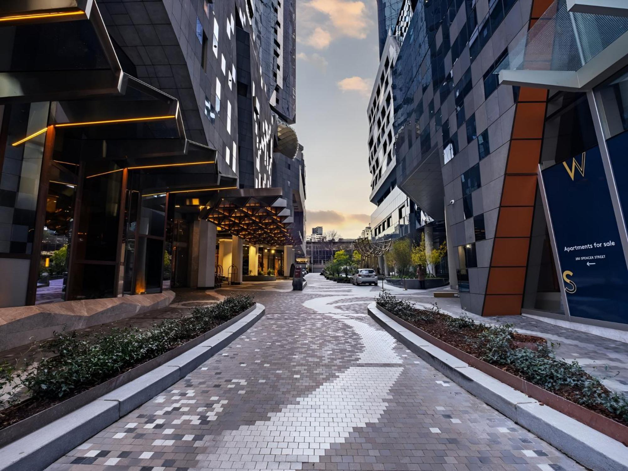 Mega Style West Side Place Apartment *