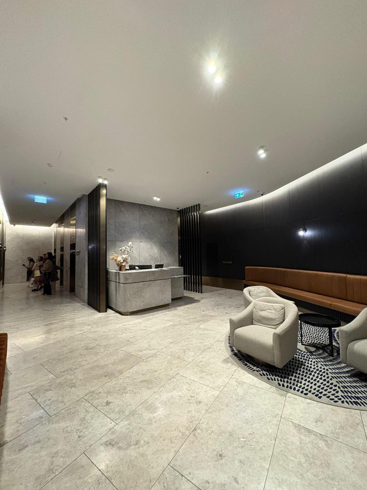 Apartment Mega Style West Side Place