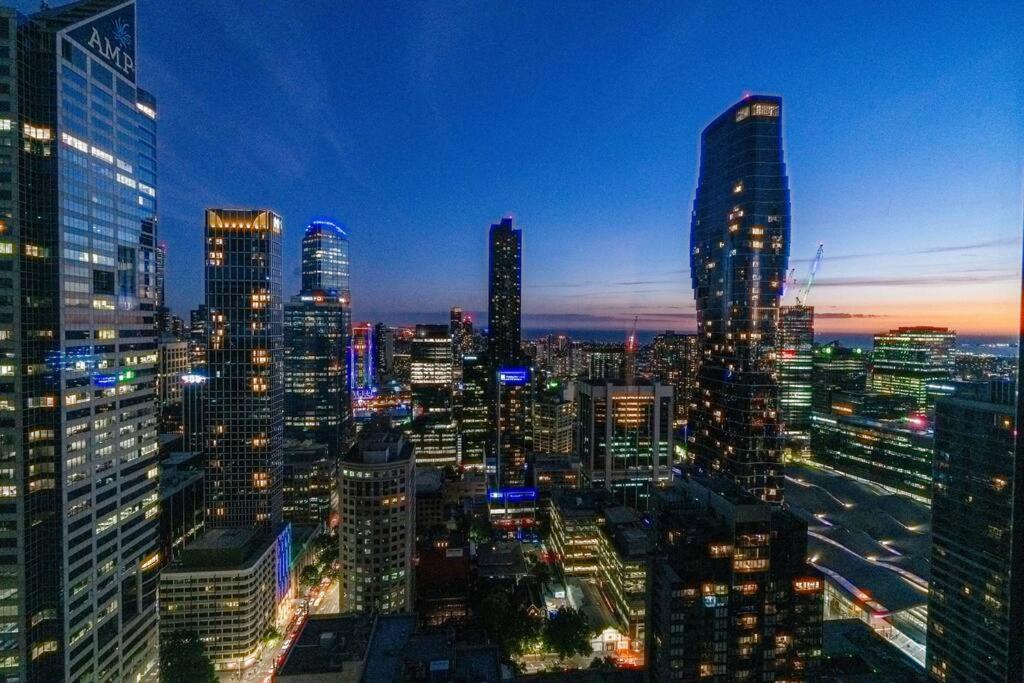 Breathtaking Views In Location With Parking Apartment *