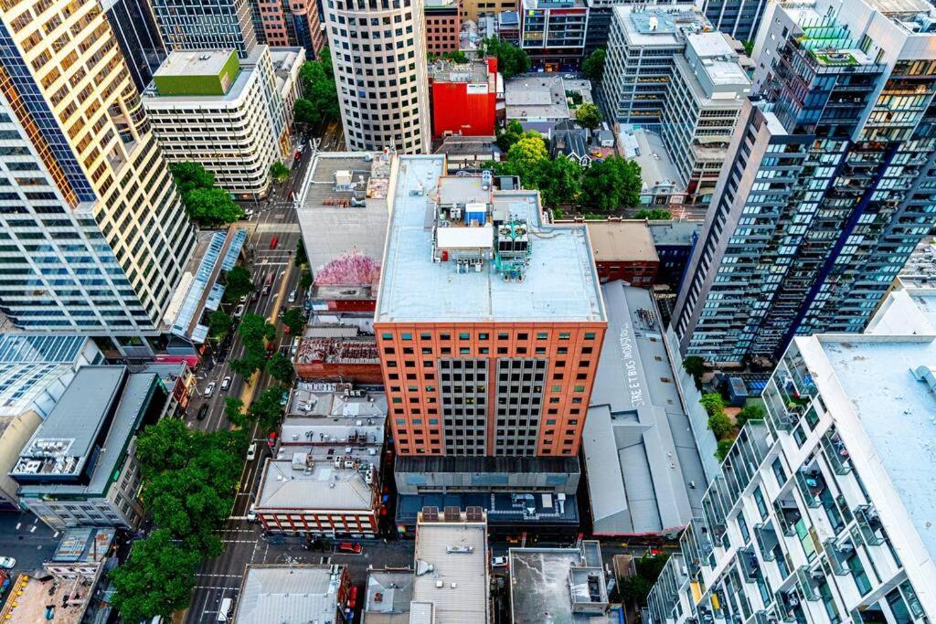 Breathtaking Views In Location With Parking * Melbourne