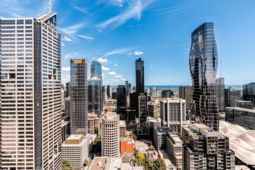 Breathtaking Views In Location With Parking * Melbourne