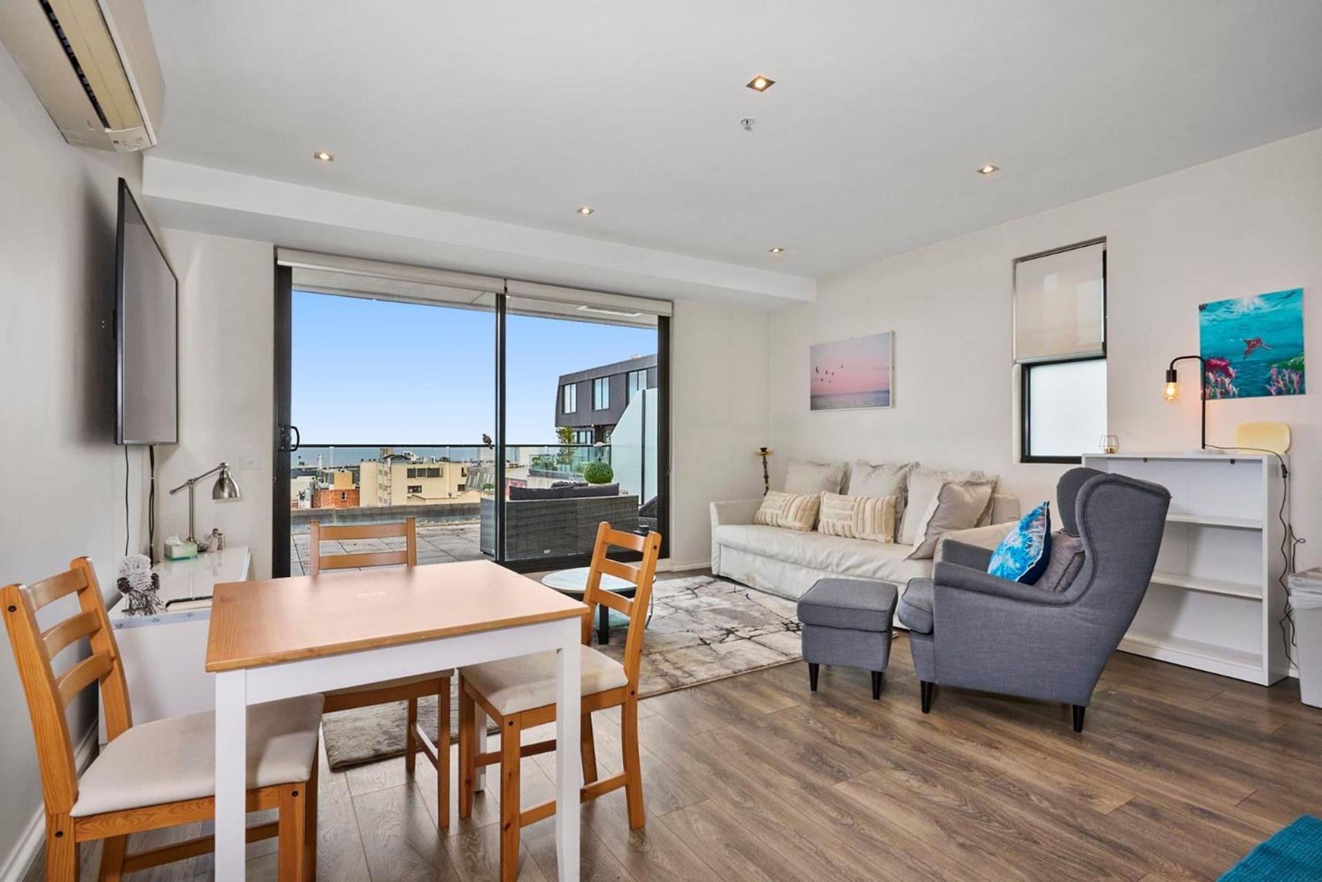 Stylish 2-bed With Sea Views And Parking Apartment Melbourne