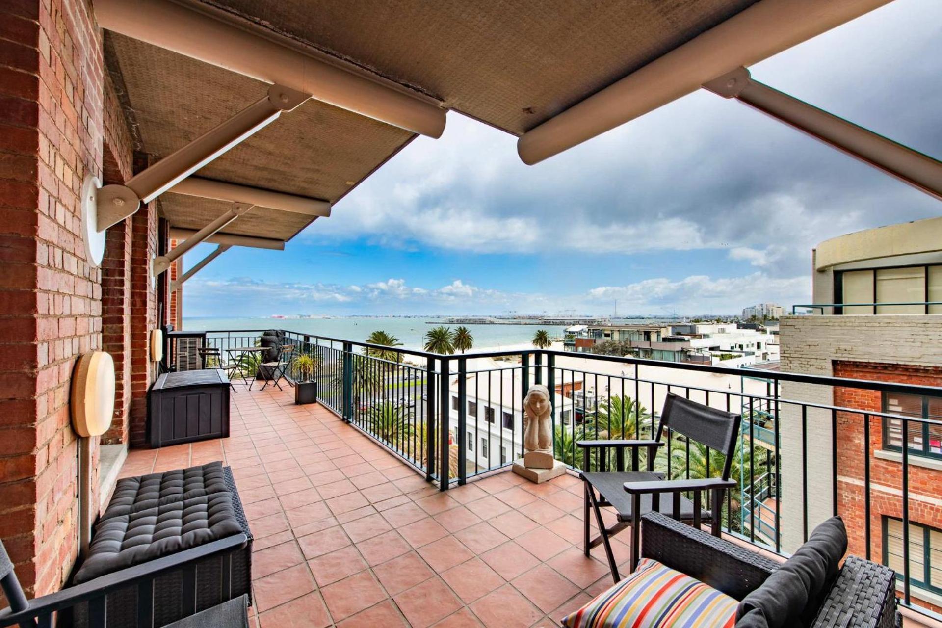 Apartment Stunning Beachfront Converted Warehouse
