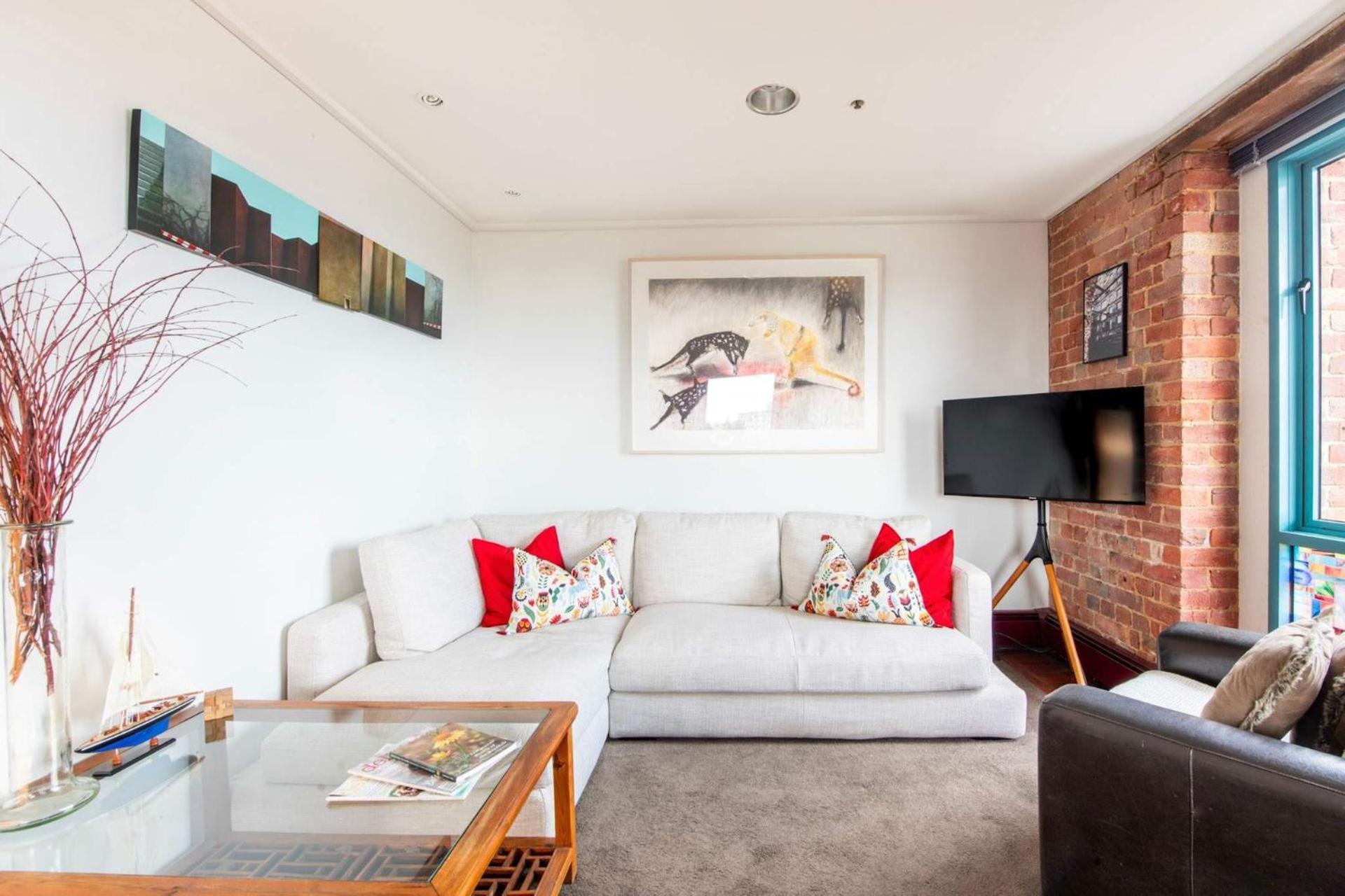 Apartment Stunning Beachfront Converted Warehouse *