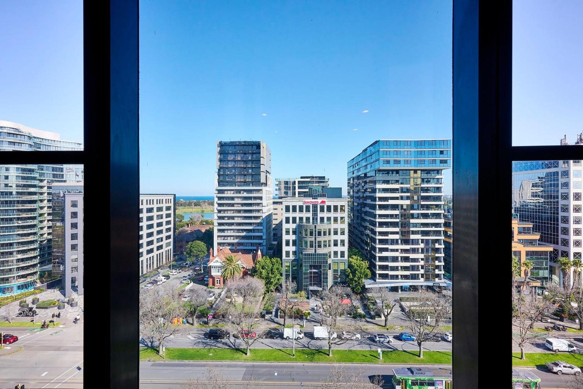Stylish 2br On St Kilda Rd With Pool & Parking Melbourne