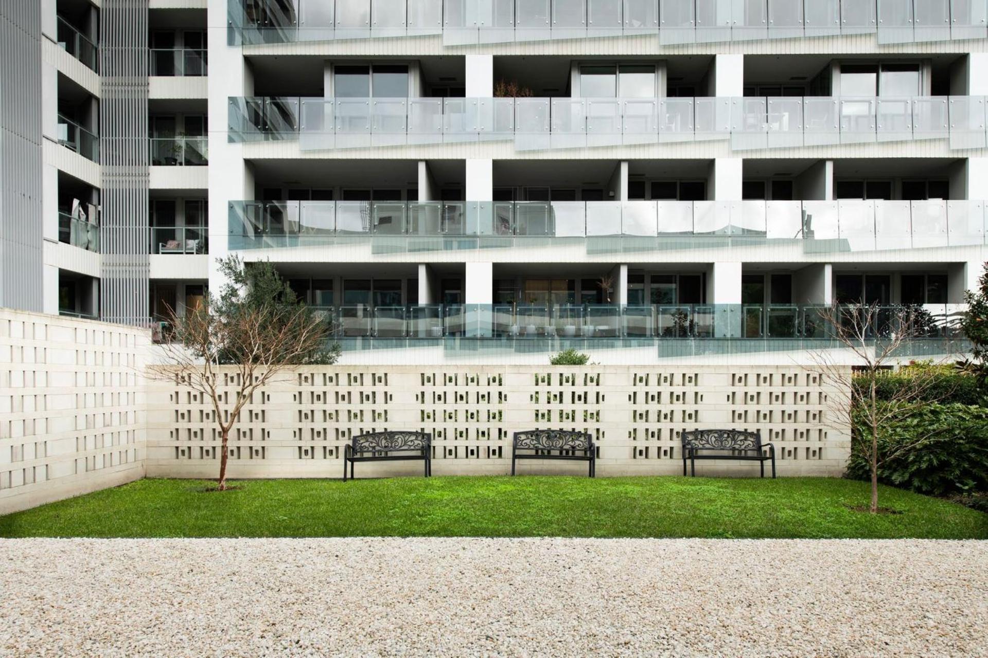 Apartment Spectacular 3-bedroom Penthouse With Private Lift On St Kilda Rd Melbourne