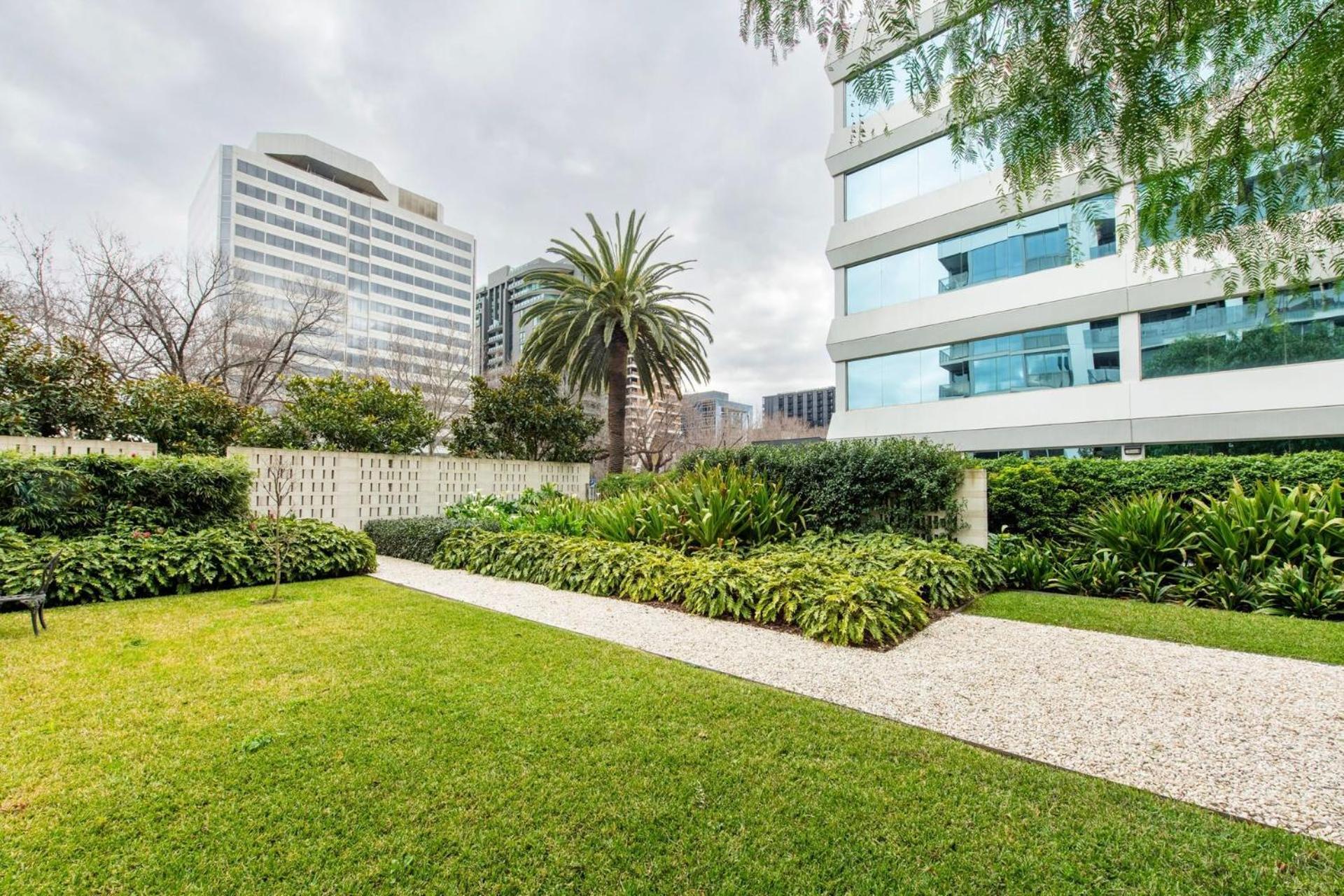 Apartment Spectacular 3-bedroom Penthouse With Private Lift On St Kilda Rd Melbourne