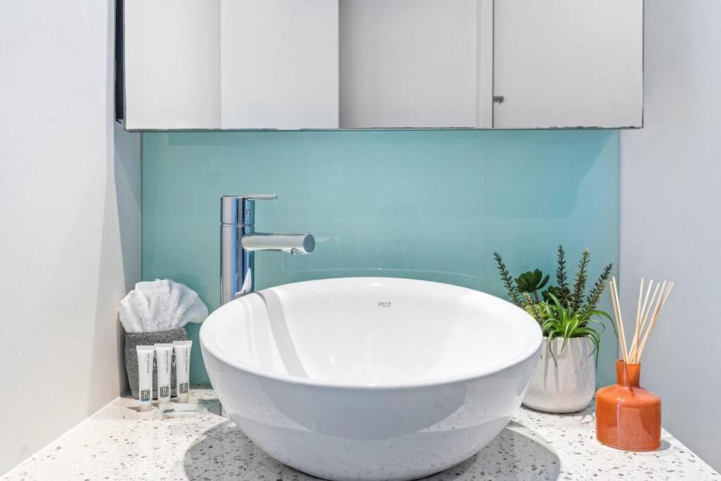Barkly Beachside Escape * Melbourne