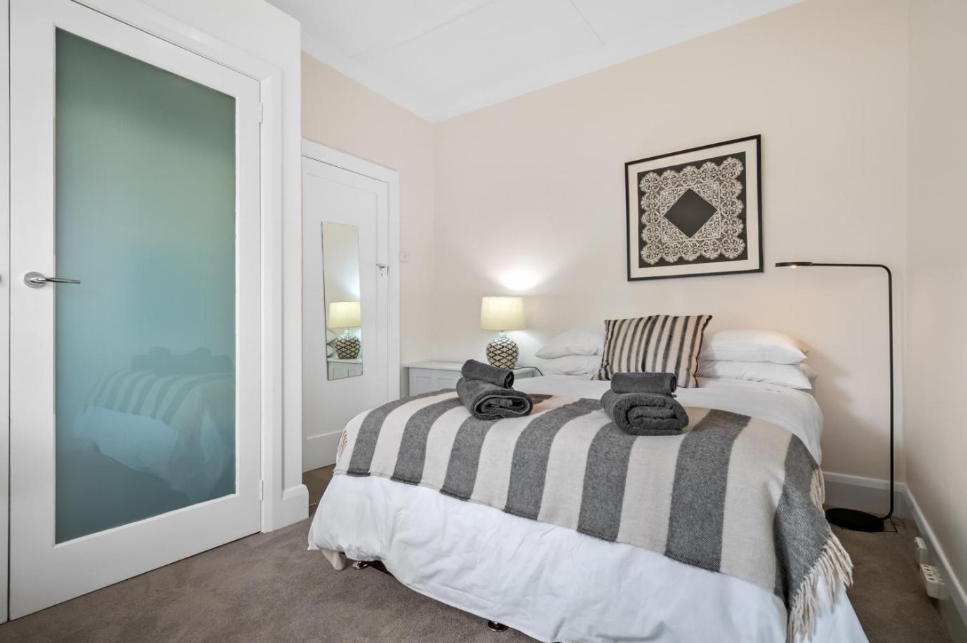 Awesome Park Art Deco Gem 2 Bedroom Bevan 2 Apartment Melbourne
