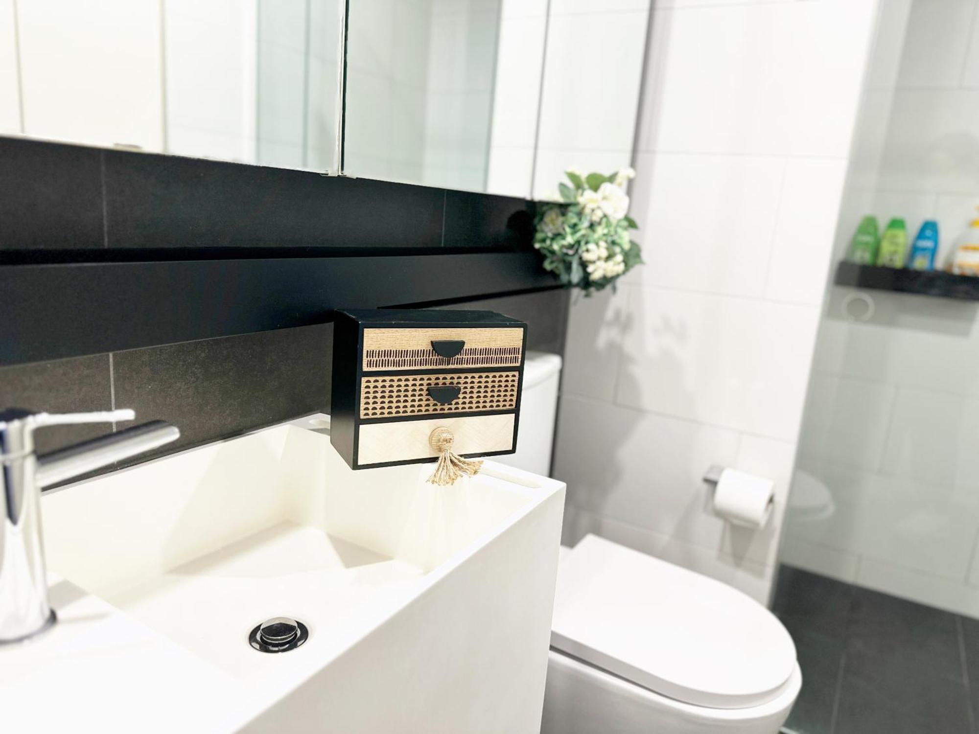 Apartment Mt2506 - 1 Bedroom Huts Nestled In The Docklands With Gym & Pool