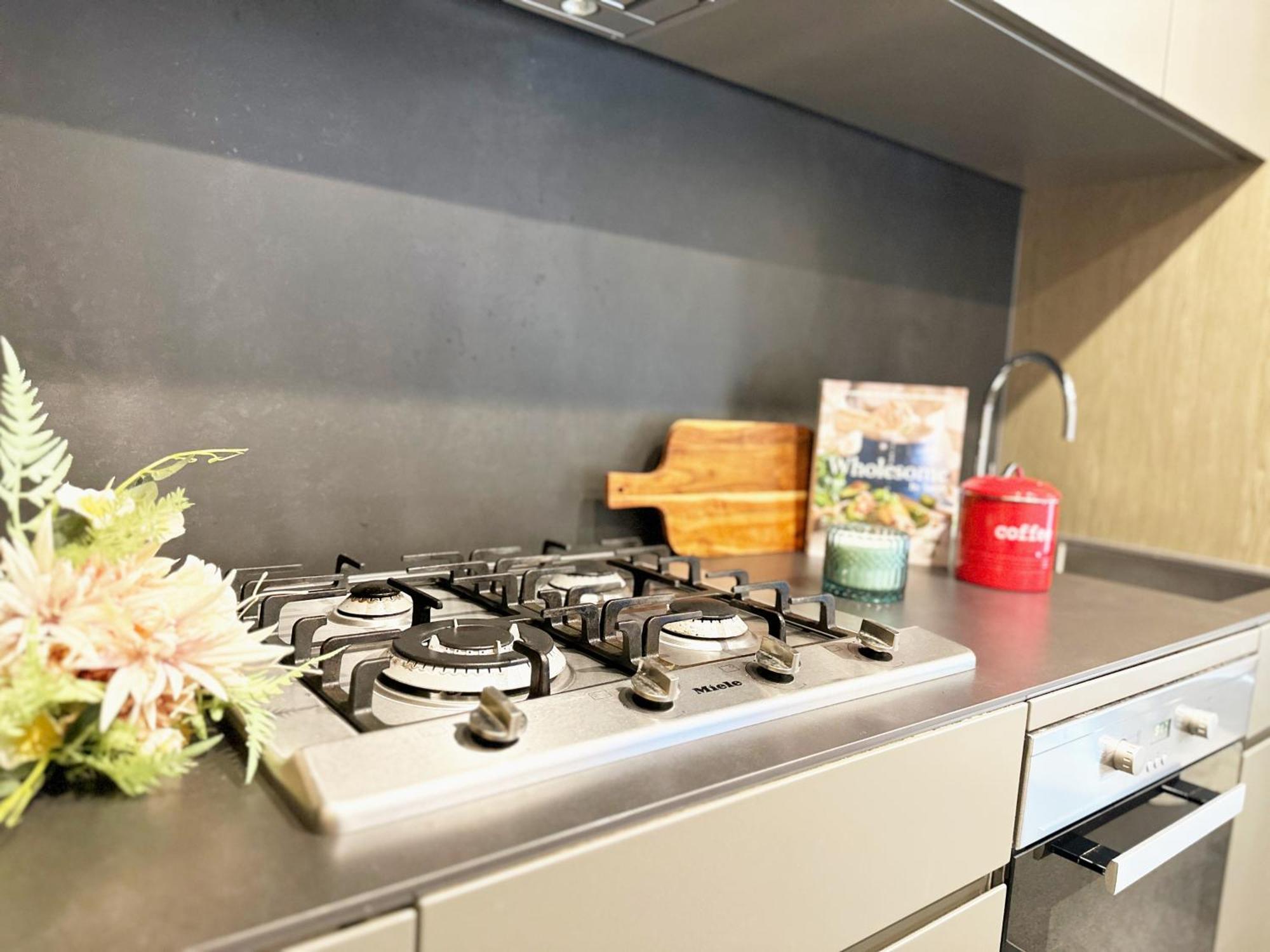 Apartment Mt2506 - 1 Bedroom Huts Nestled In The Docklands With Gym & Pool