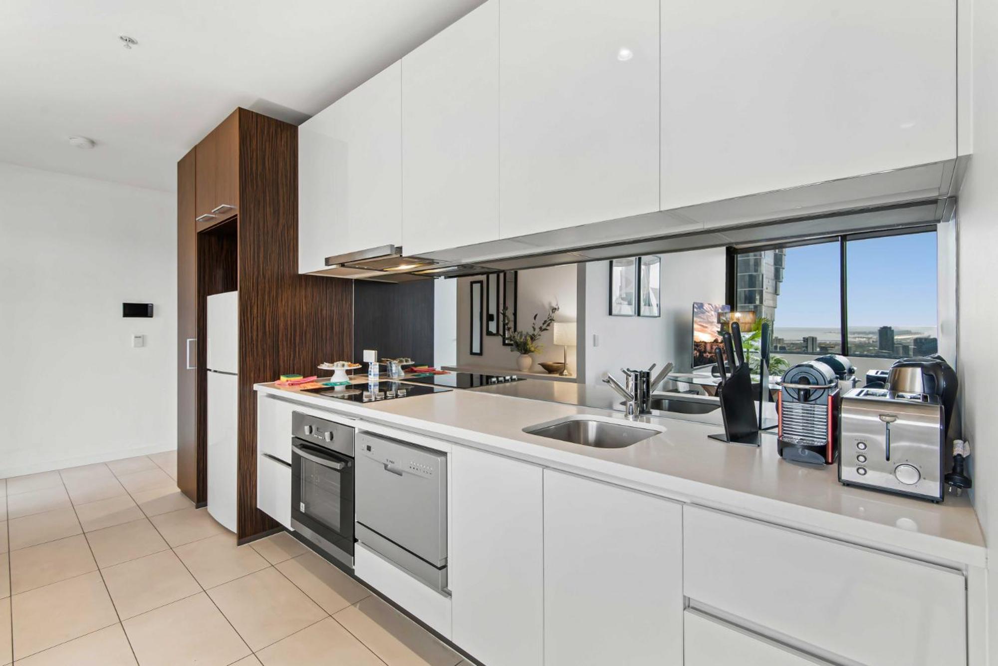 Apartment Pristine 2-bed With Views *