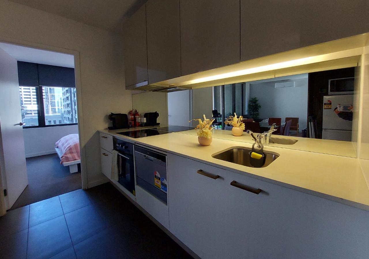Cbd Modern 2b2b Apt, Indoor Pool Sauna, View *