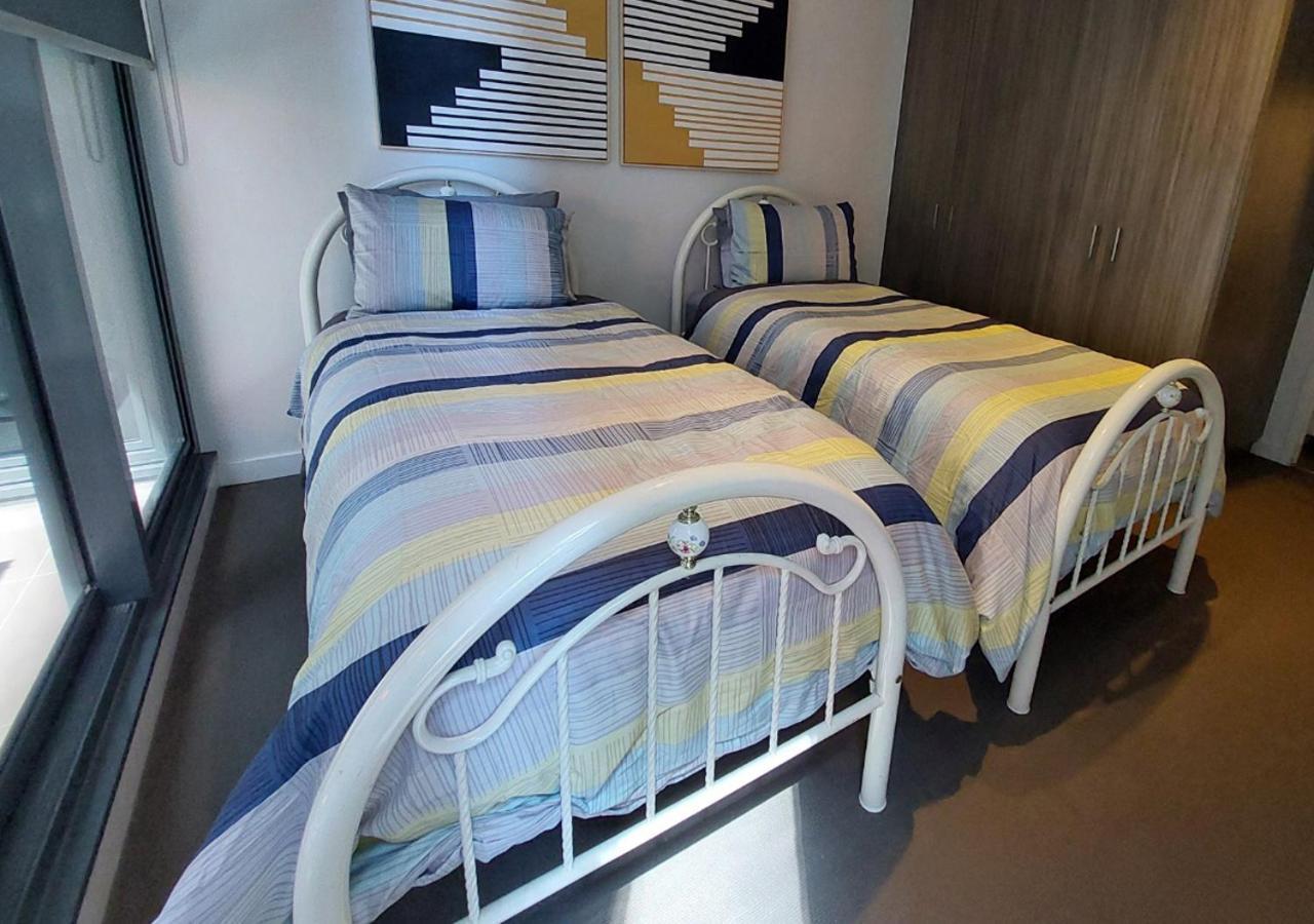 Apartment Cbd Modern 2b2b Apt, Indoor Pool Sauna, View