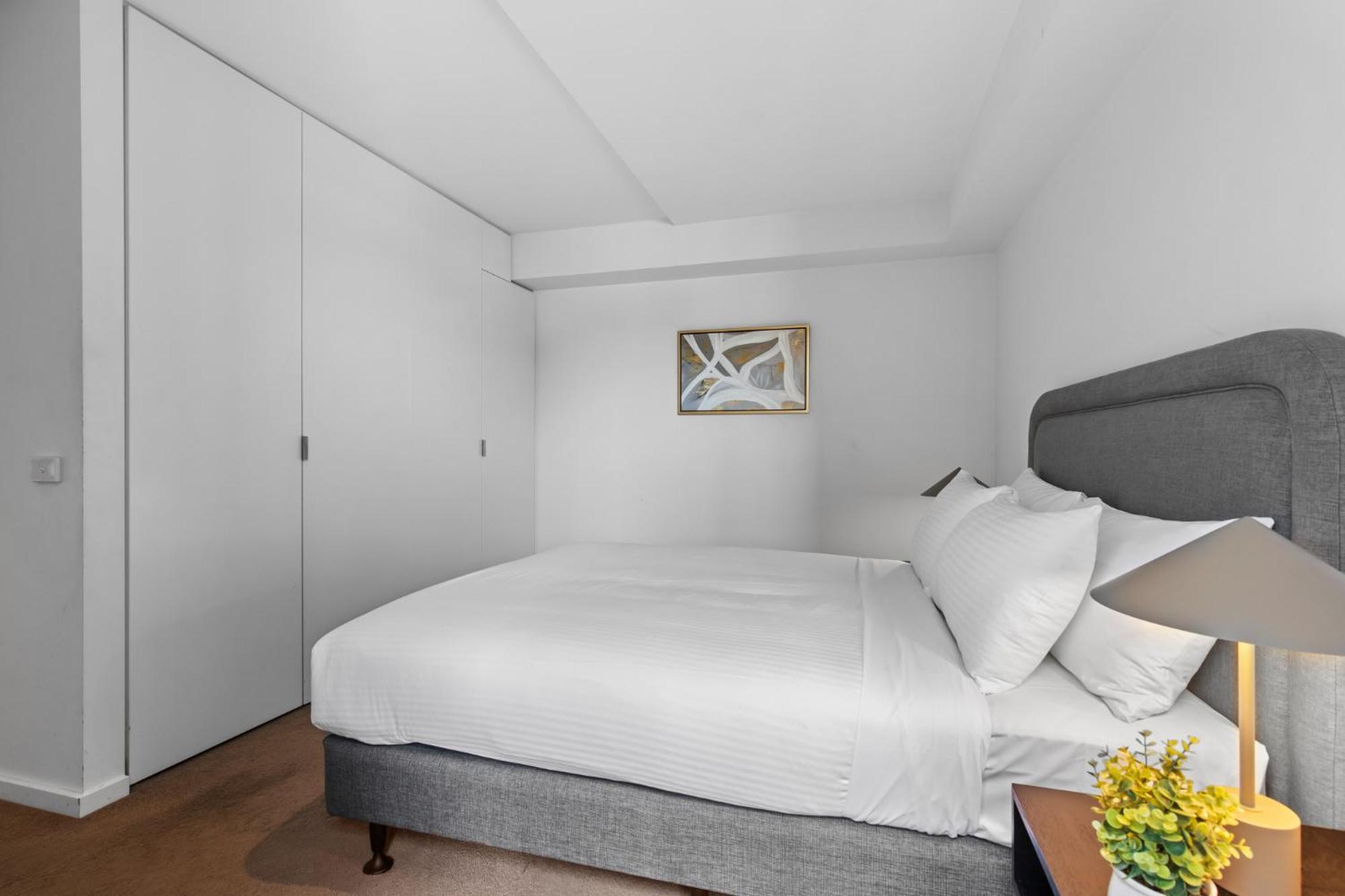 Lovely 1-bed With Balcony In St Kilda's Heart Melbourne
