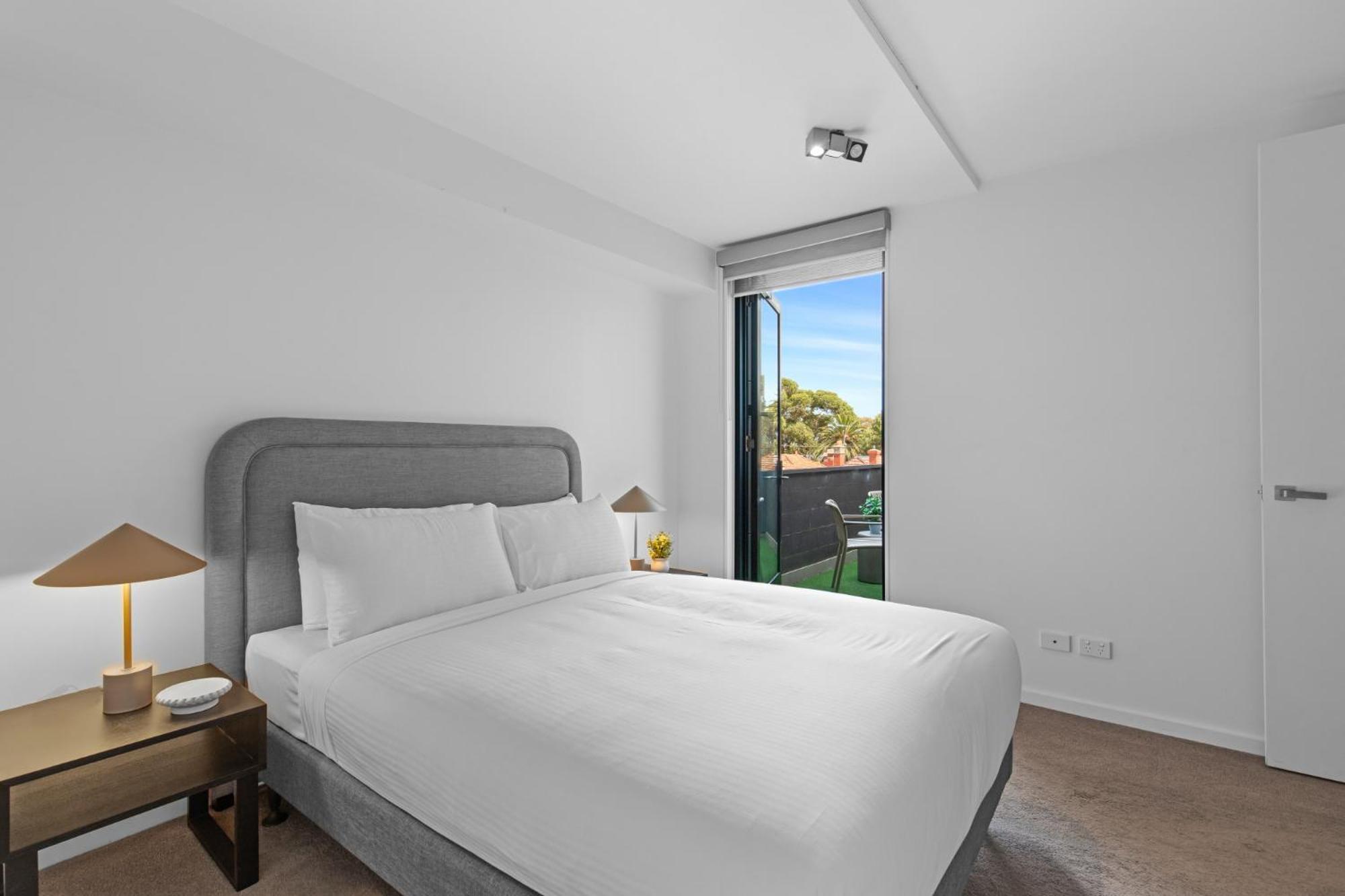 Lovely 1-bed With Balcony In St Kilda's Heart Apartment *