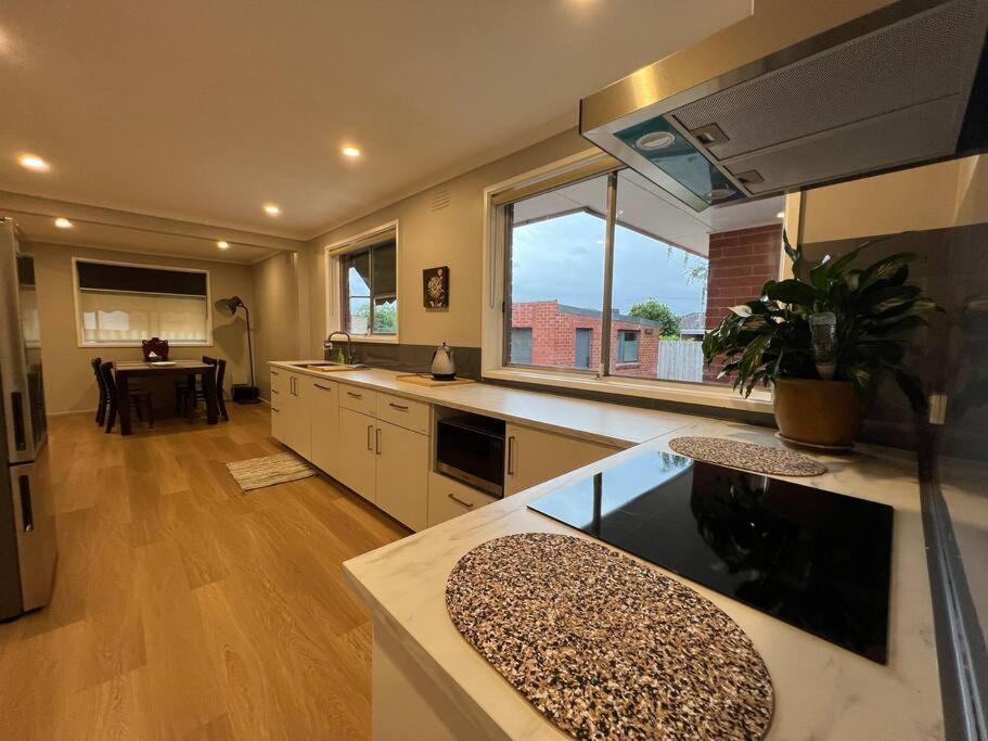 Newly Refurbished House- Superfast Internet * Melbourne