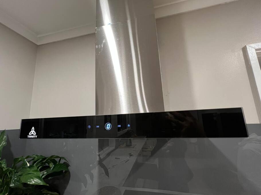 Newly Refurbished House- Superfast Internet Holiday home Melbourne