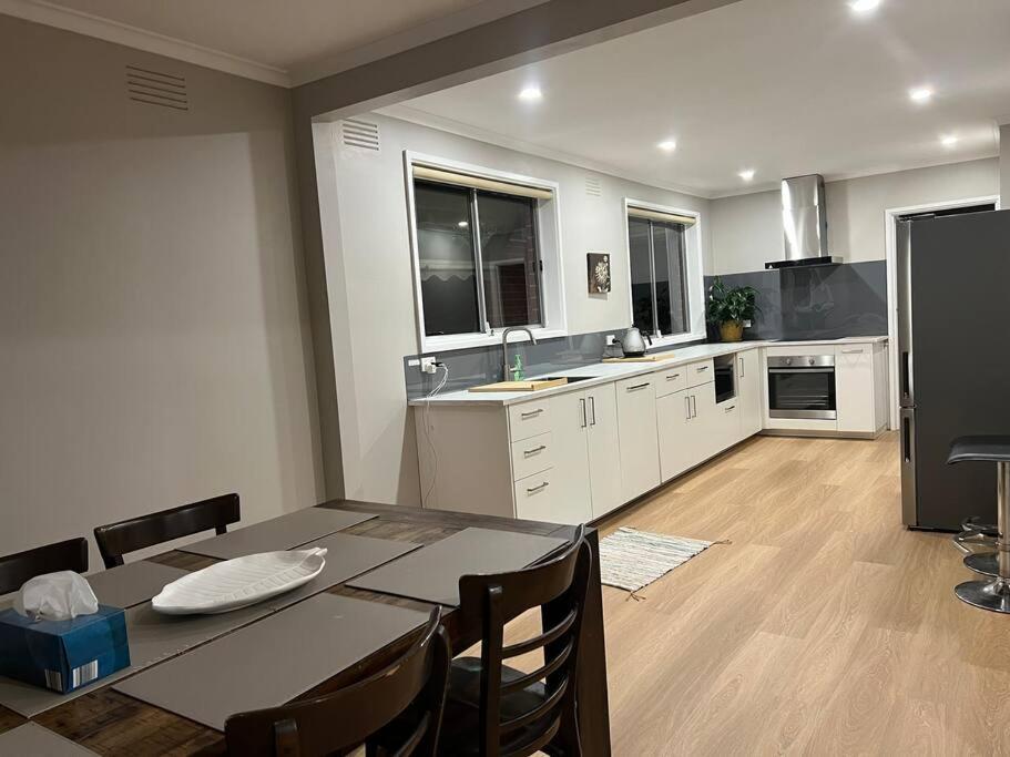 Newly Refurbished House- Superfast Internet Holiday home *