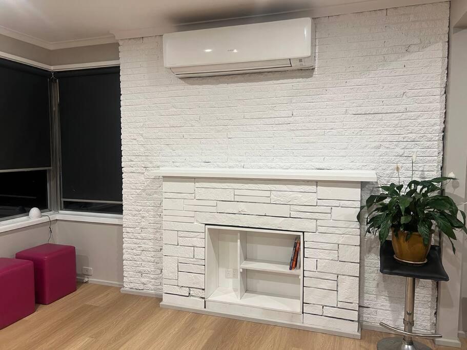 Newly Refurbished House- Superfast Internet * Melbourne