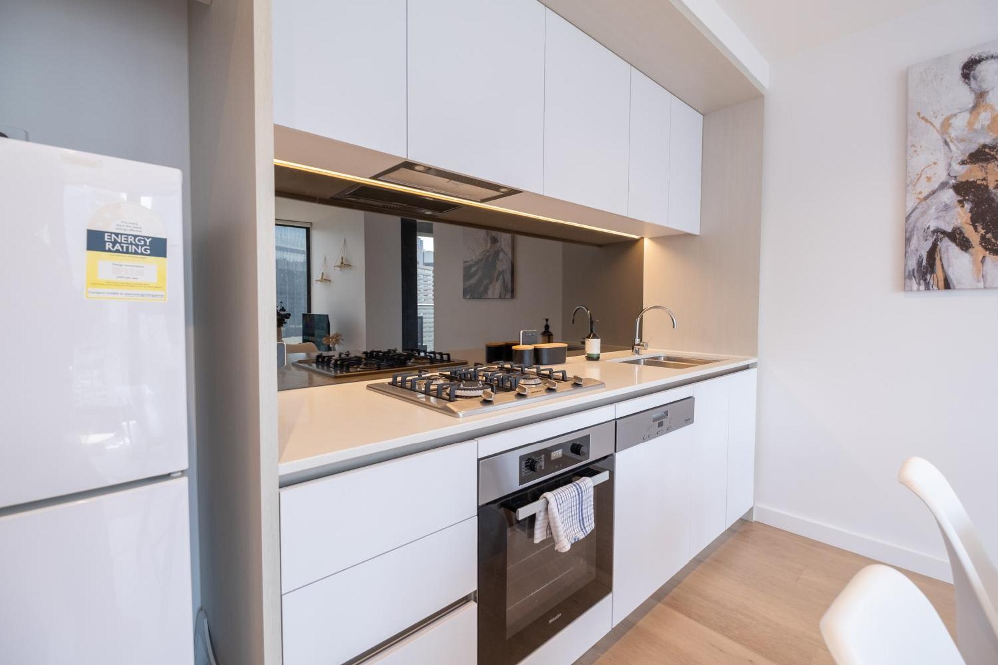 Spacious And Bright 2br2ba Mq Wifipoolgym Apartment
