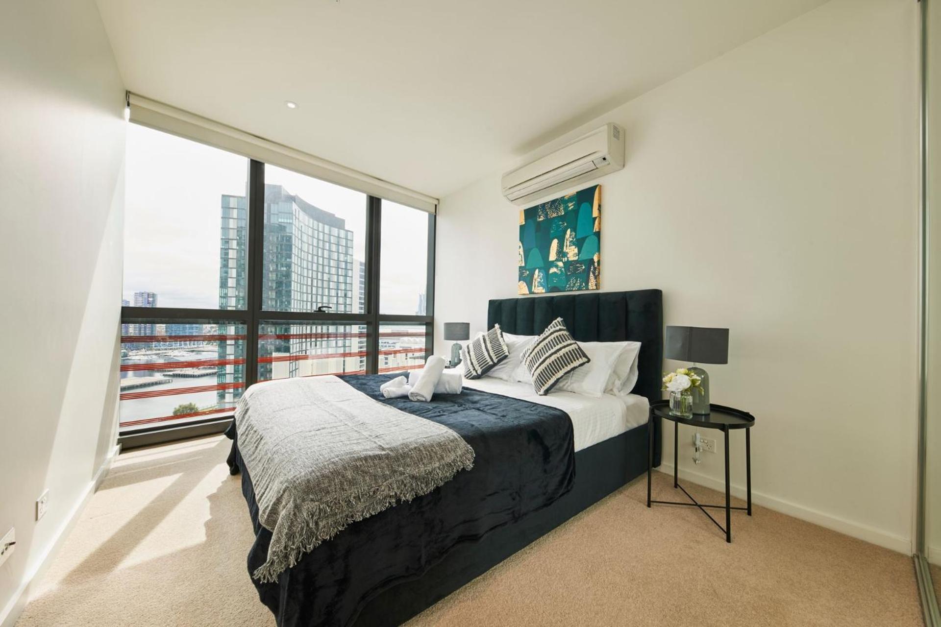 Apartment Sky Retreat At 889 Collins
