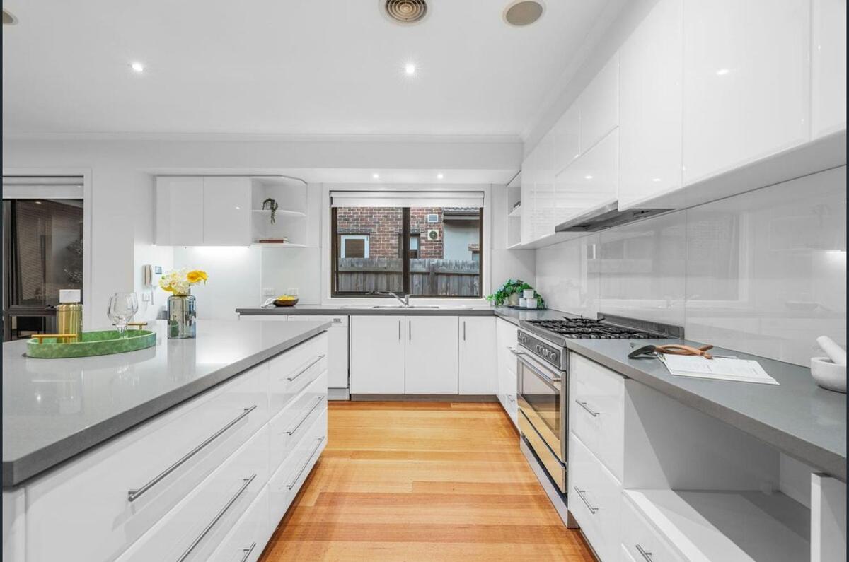 Spacious, Cozy & Entertaining 4br House