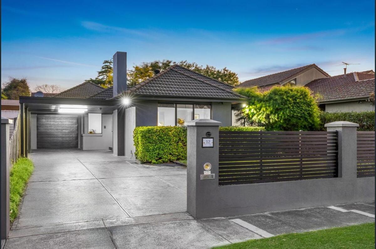 Spacious, Cozy & Entertaining 4br House Melbourne