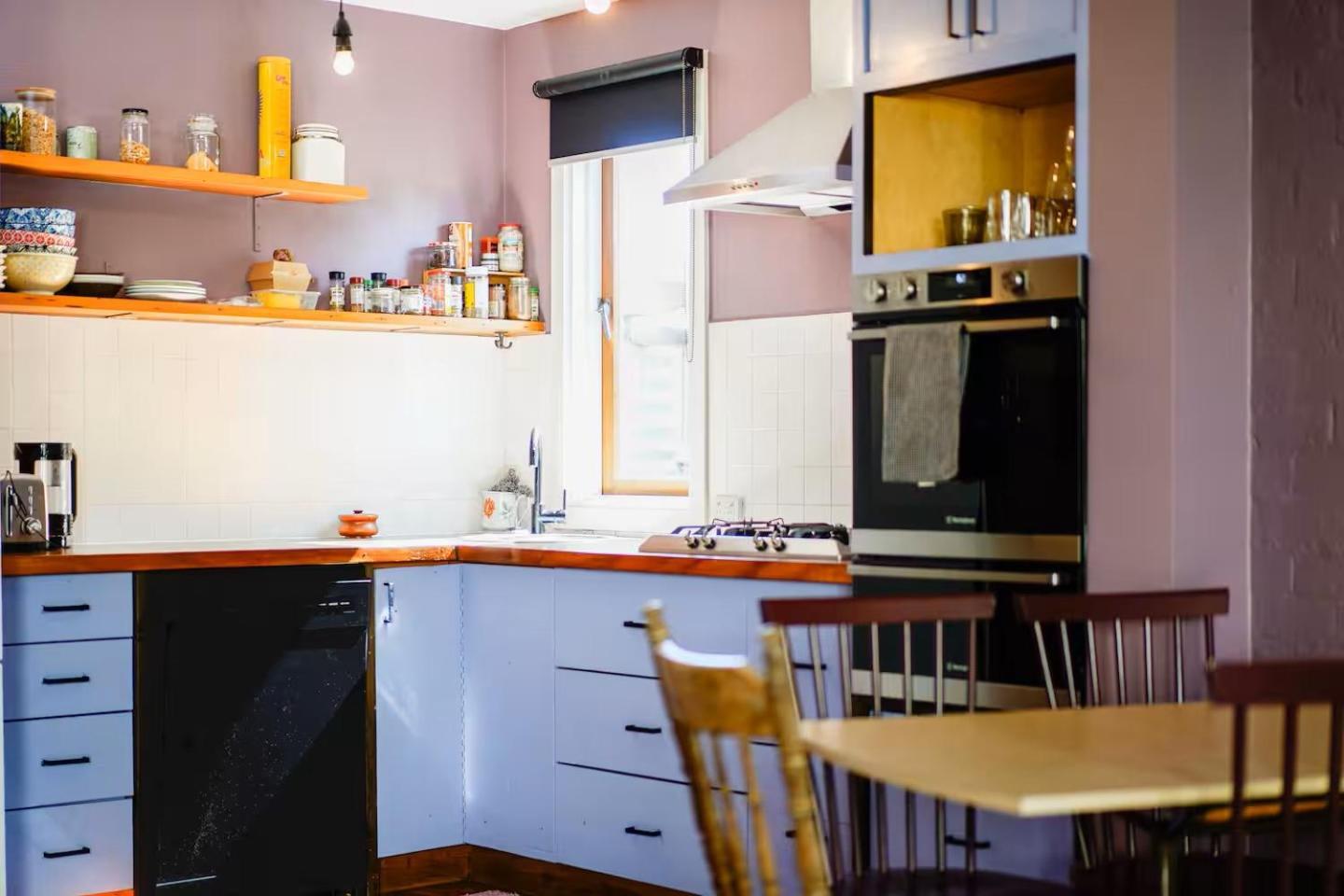 Bright Bedroom In Beautiful House In Preston Close To The Action! Melbourne