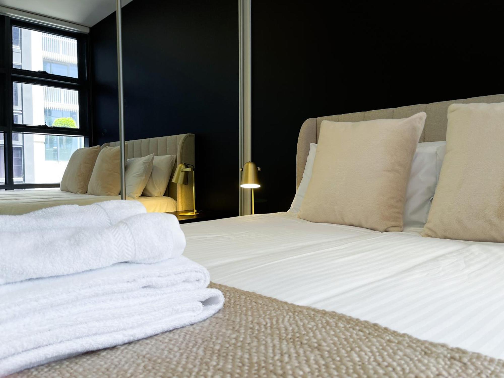 Modern And Chic 1bd In The Cbd *