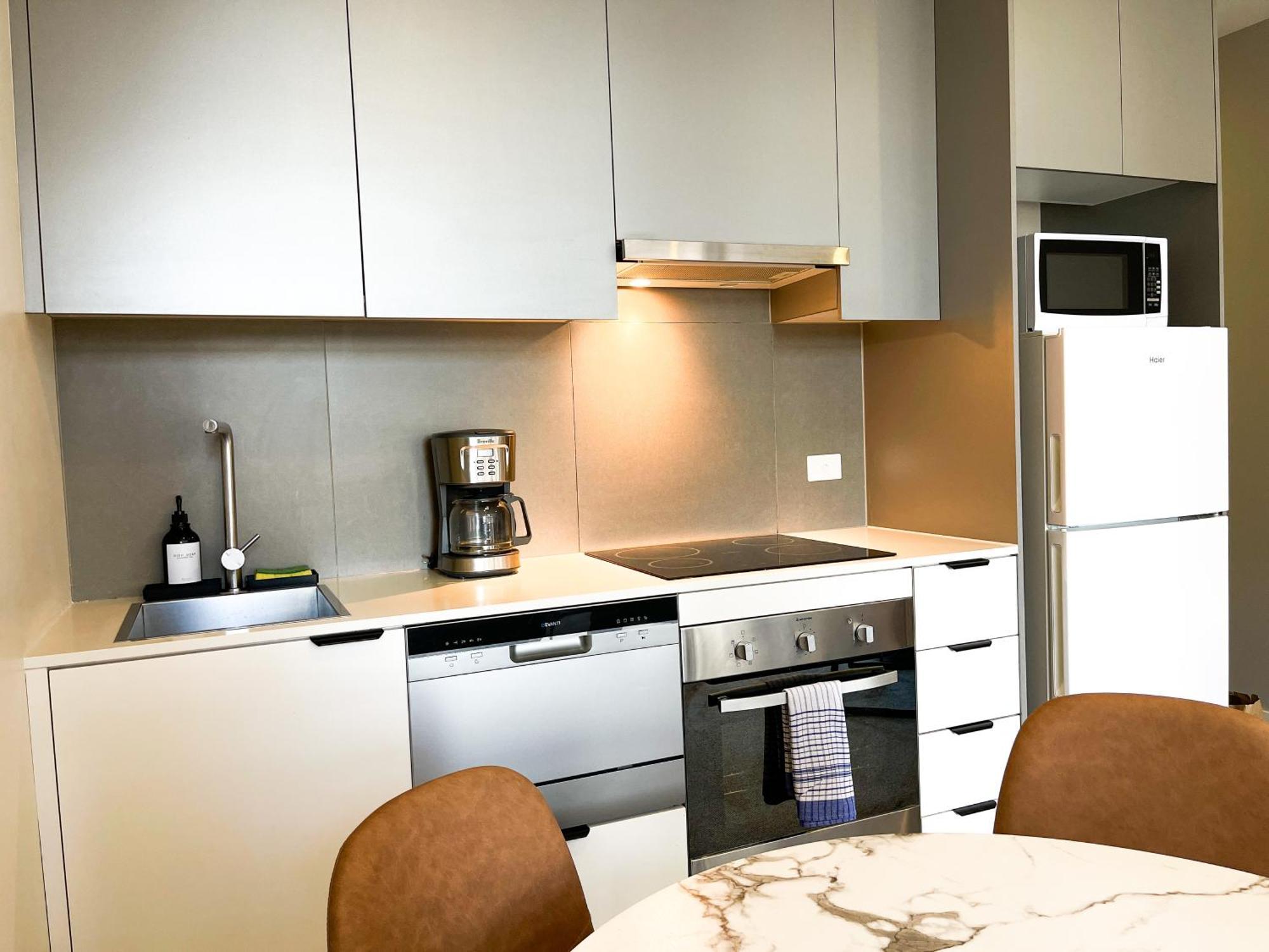 Modern And Chic 1bd In The Cbd Melbourne