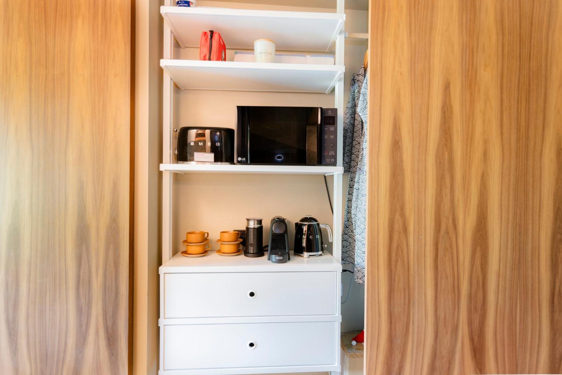 Luxury 1 Bd With Views Of The Shrine *
