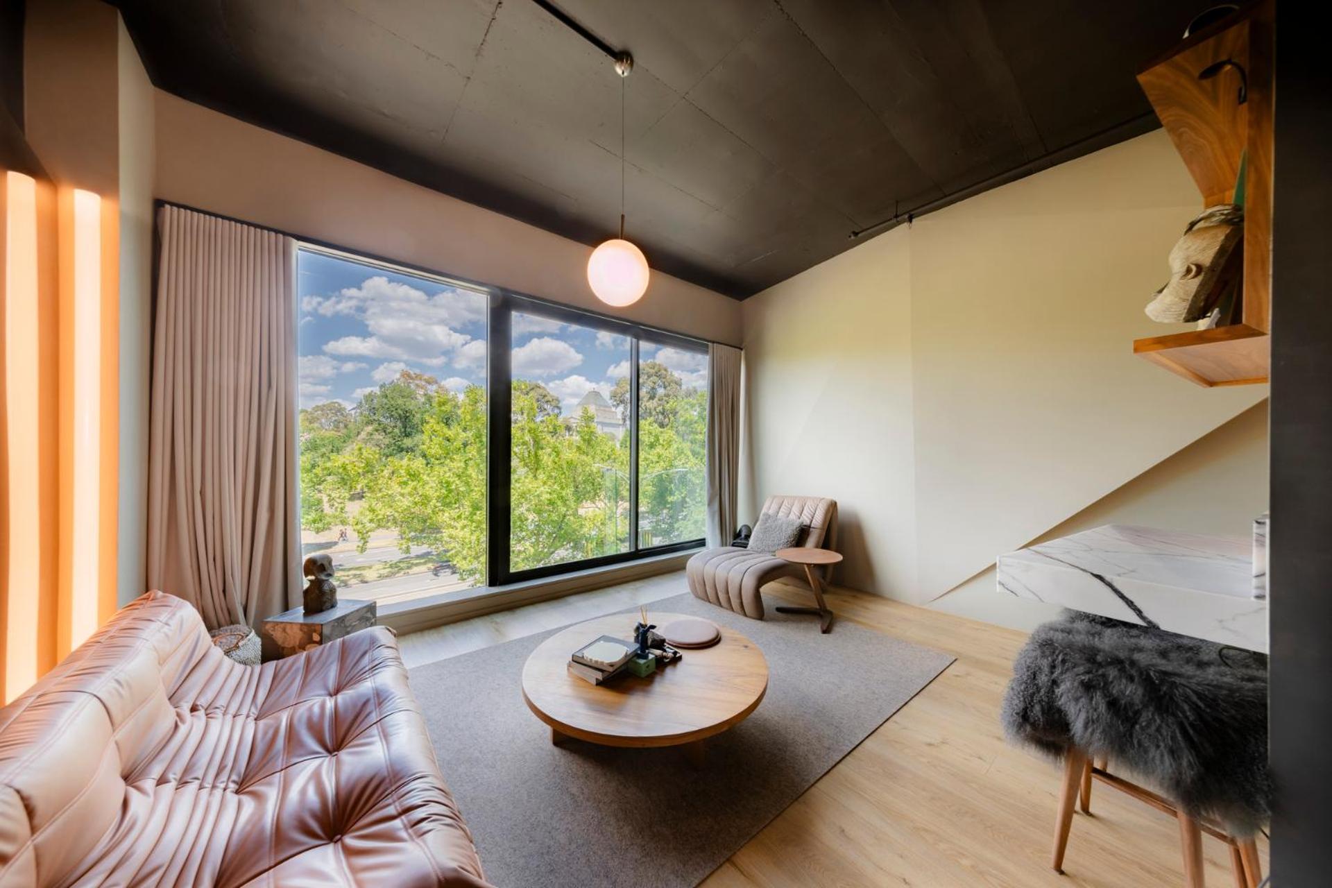 Luxury 1 Bd With Views Of The Shrine Apartment *