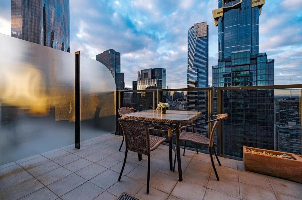 Exquisite 2 Brm 2 Bth Penthouse At Crown Precinct * Melbourne
