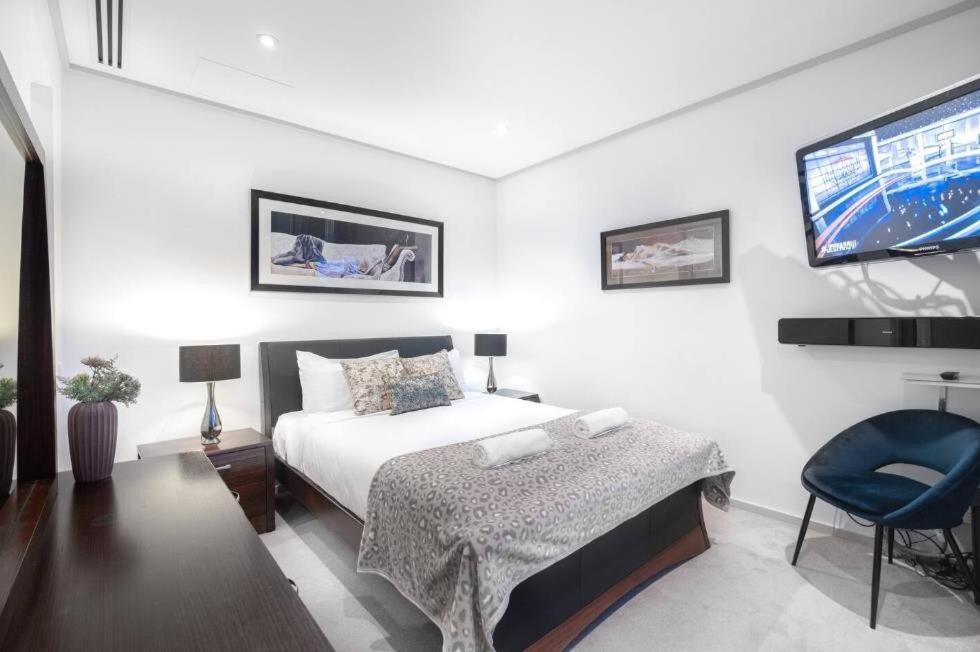 Exquisite 2 Brm 2 Bth Penthouse At Crown Precinct Apartment
