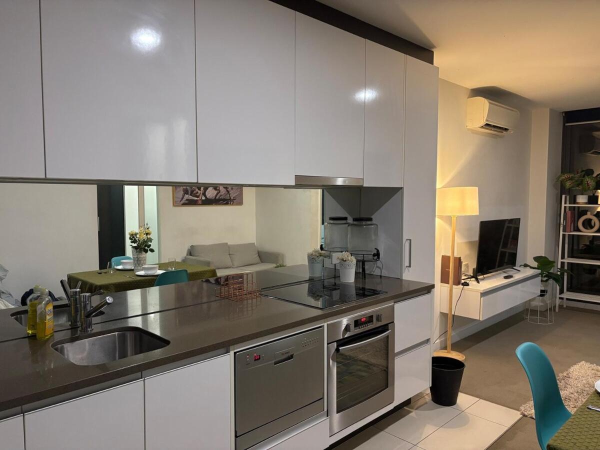 Ls604-stylish 1b1b With Gym & Pool Access *