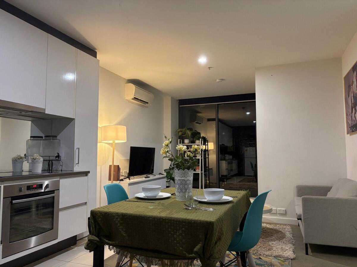 Ls604-stylish 1b1b With Gym & Pool Access Melbourne