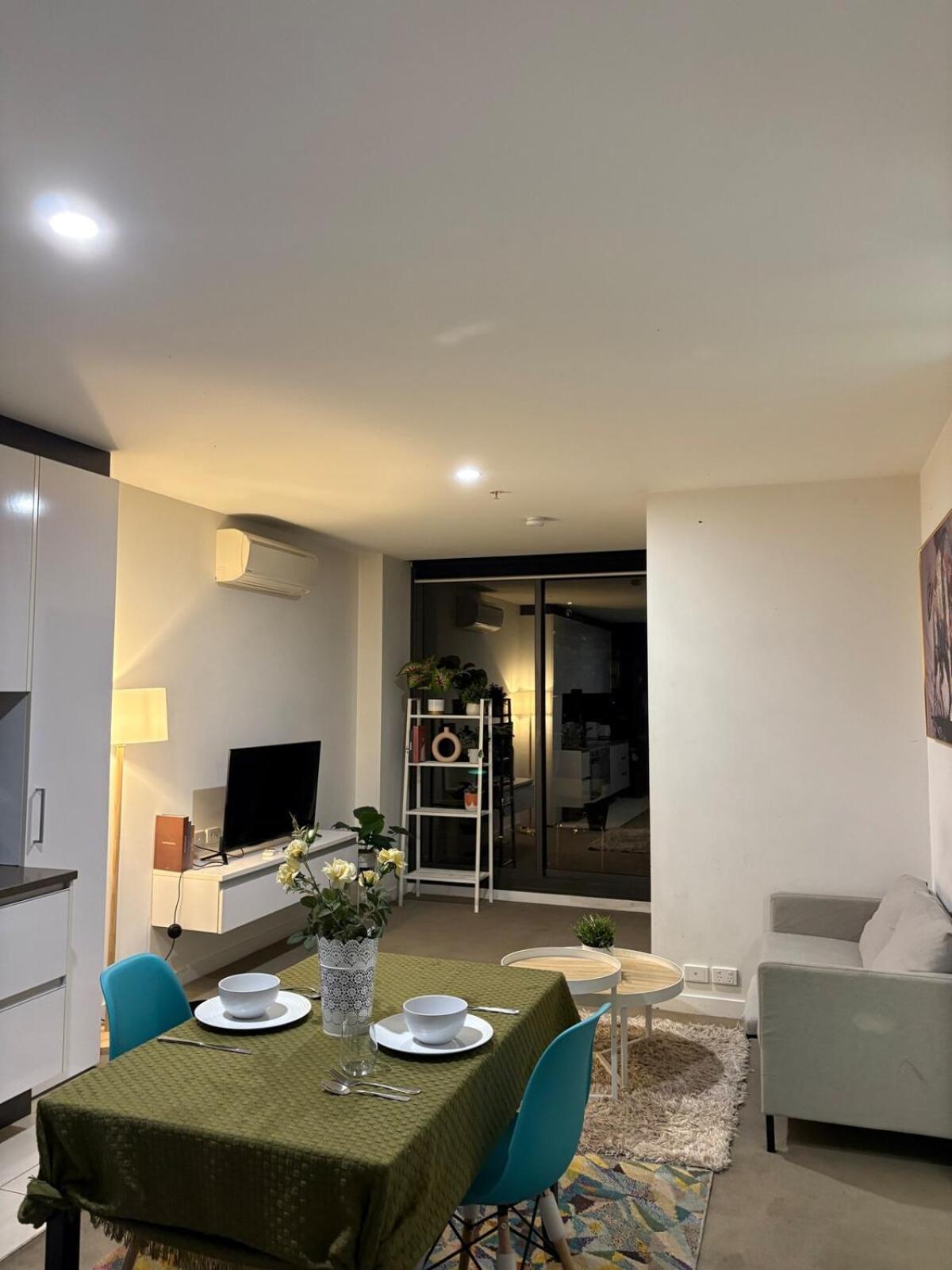Ls604-stylish 1b1b With Gym & Pool Access * Melbourne