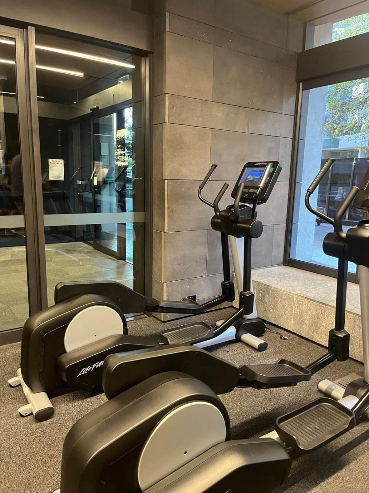 Apartment Ls604-stylish 1b1b With Gym & Pool Access