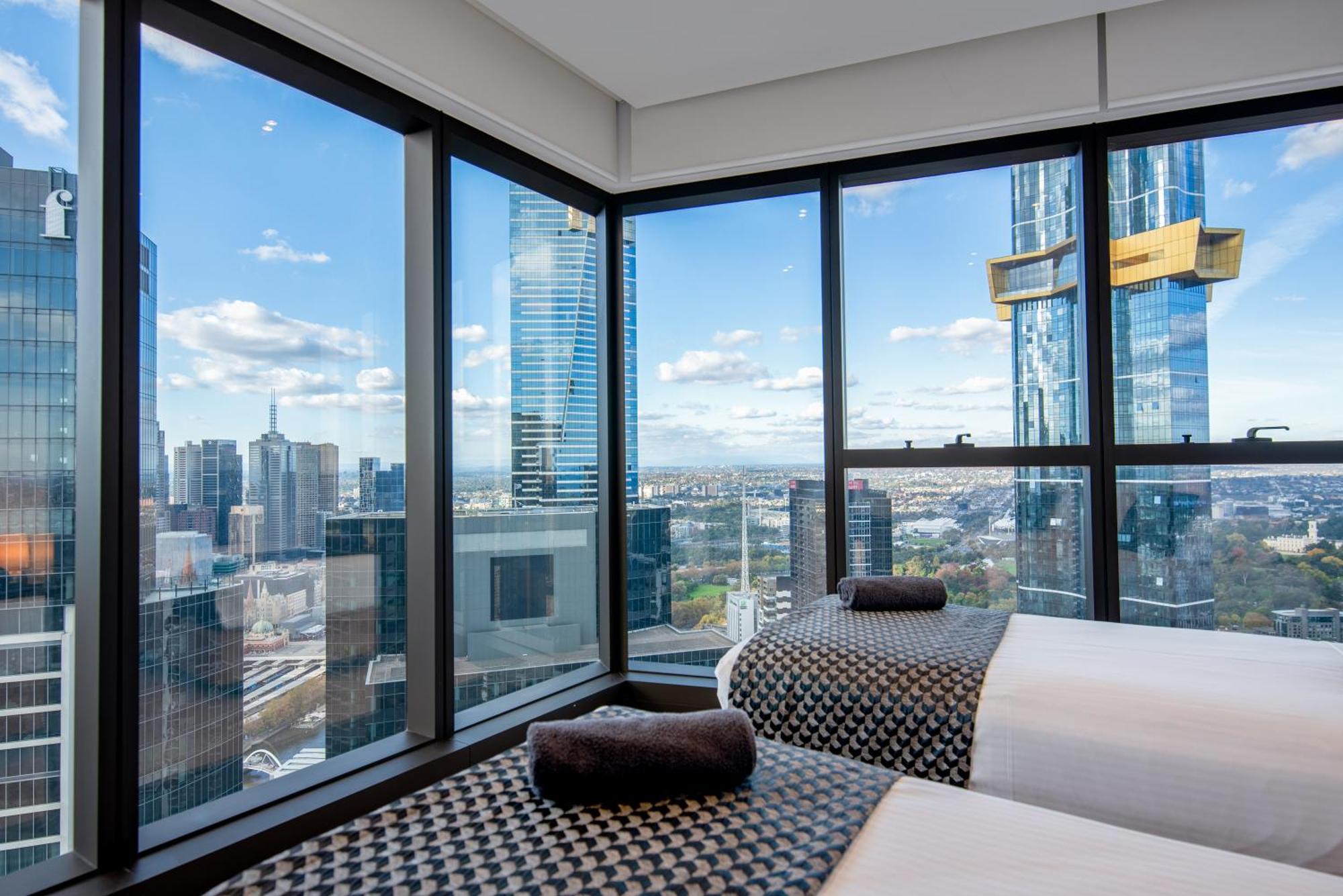 Sub-penthouse Style With Amazing Views Melbourne