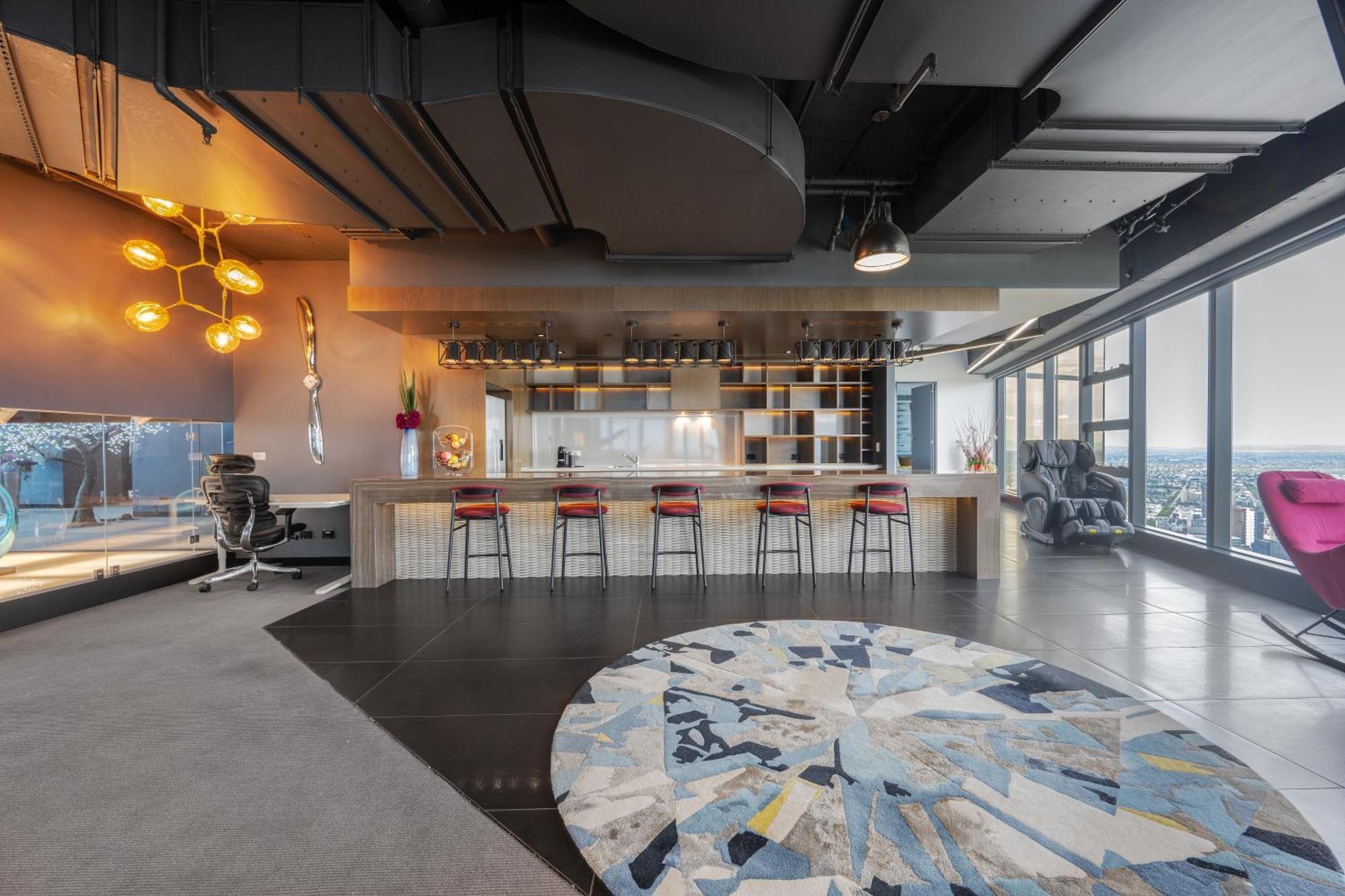 Luxurious Entire Floor Penthouse At Eureka Tower Melbourne