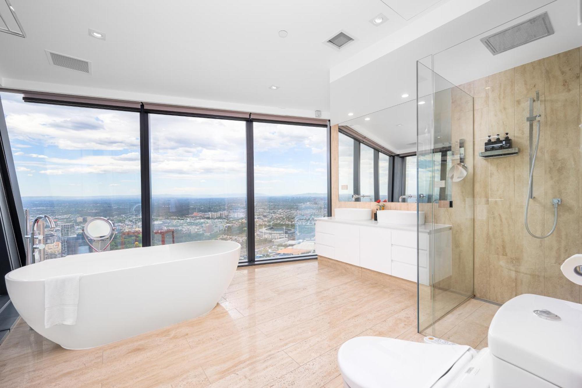 Luxurious Entire Floor Penthouse At Eureka Tower