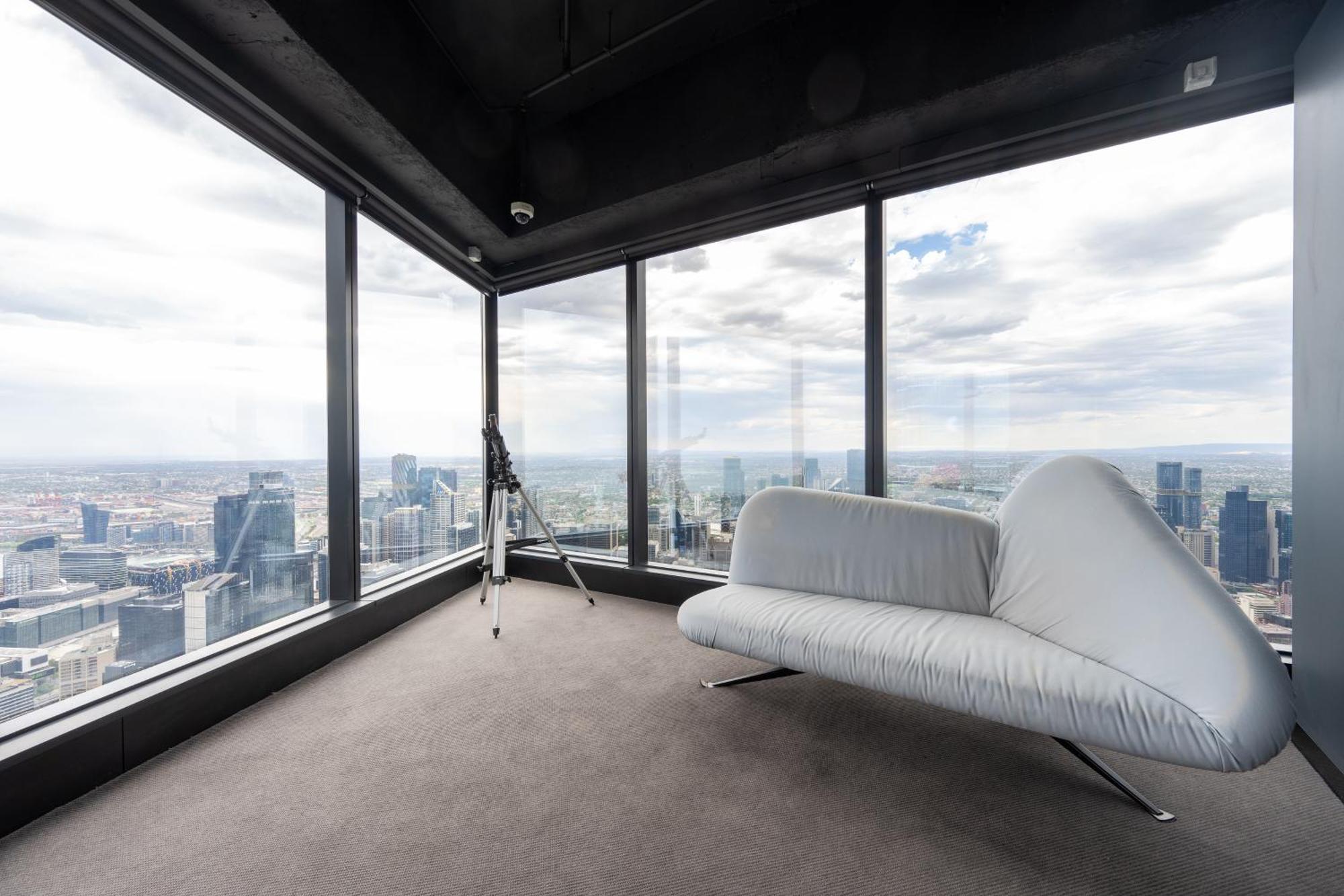 Luxurious Entire Floor Penthouse At Eureka Tower Apartment *