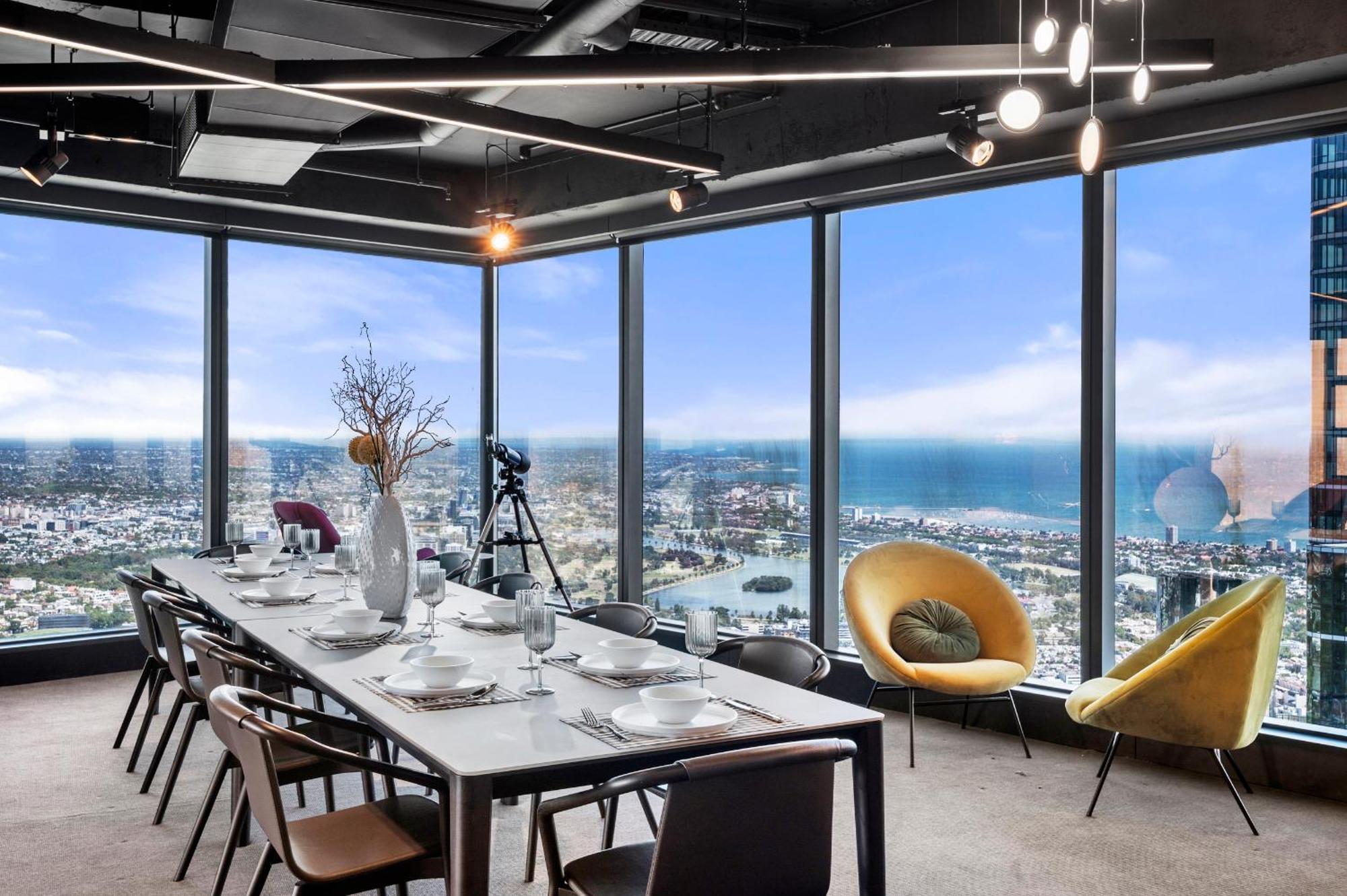 Luxurious Entire Floor Penthouse At Eureka Tower Apartment *